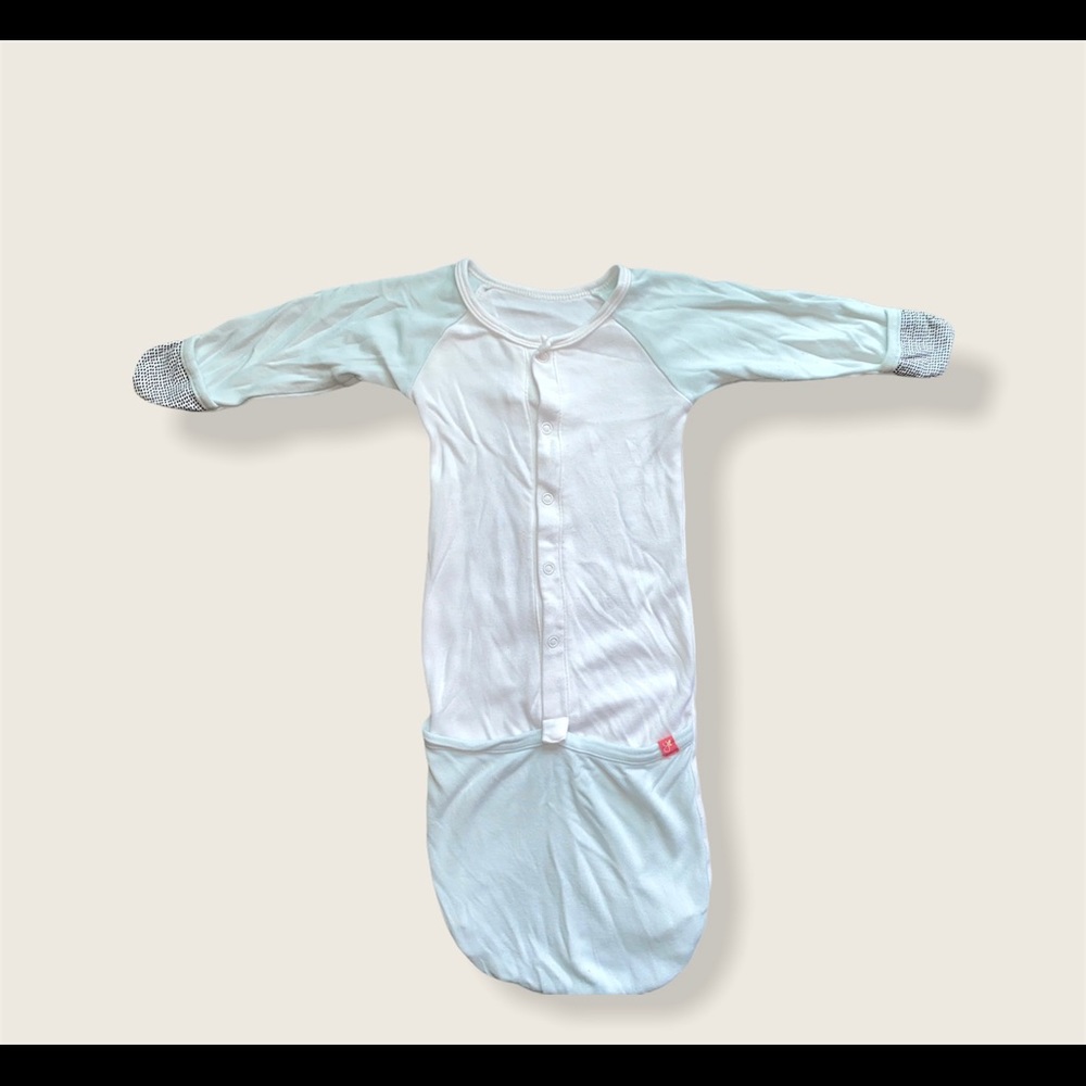Goumi Sleeper